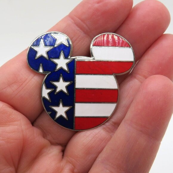 Lot 2‎ Disney Mickey Mouse Flag Pins United States United Kingdom Enamel - Picture 9 of 16